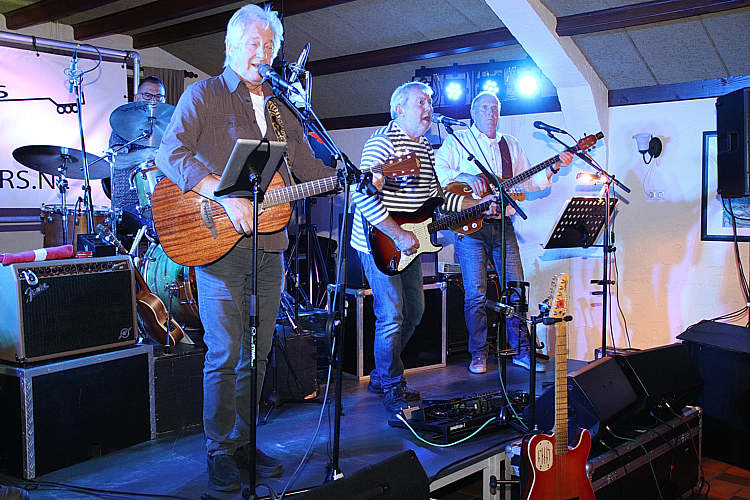 Muzikaal 60 & 70's feest door de SDWA met The Oldtimers_03